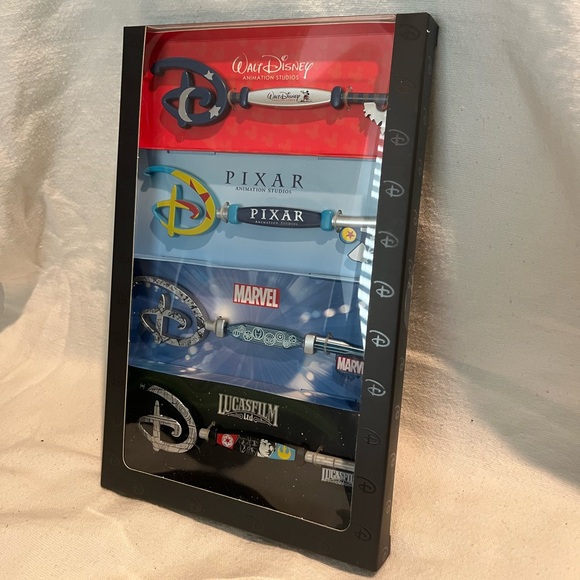 Disney | Other | Disney Keys Starter Collectable Set Animation Studio ...